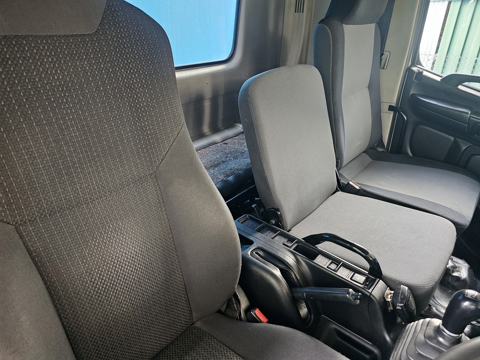 2014 Hino FE turbo diesel tailgate loader pantech truck image 8