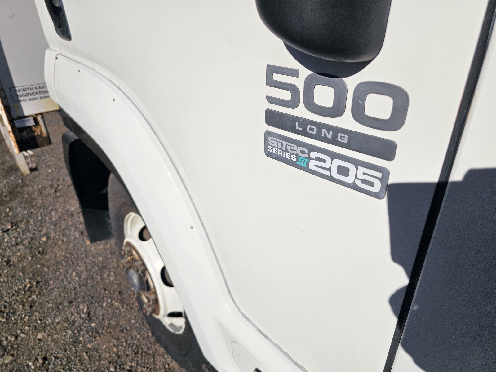 2011 Isuzu FRR 500 turbo diesel 12 pallet curtainsider truck image 6