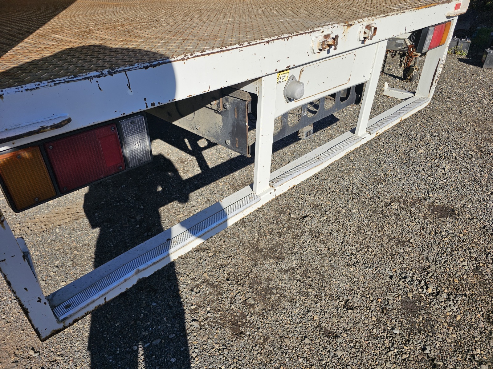 2011 Isuzu FRR 500 turbo diesel 12 pallet curtainsider truck image 9