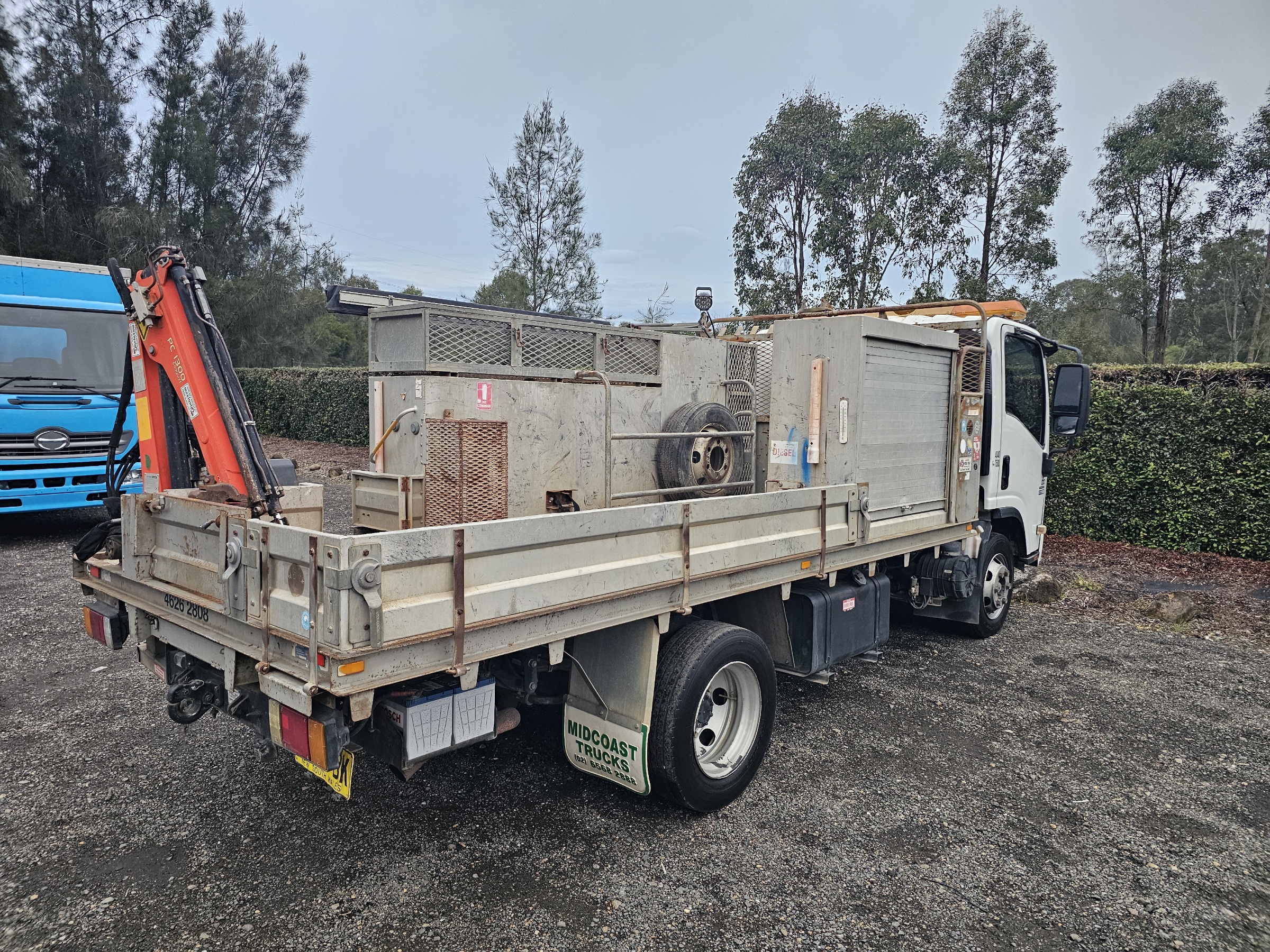 2008 Isuzu NPR 400 rurbo diesel service body crane truck image 4