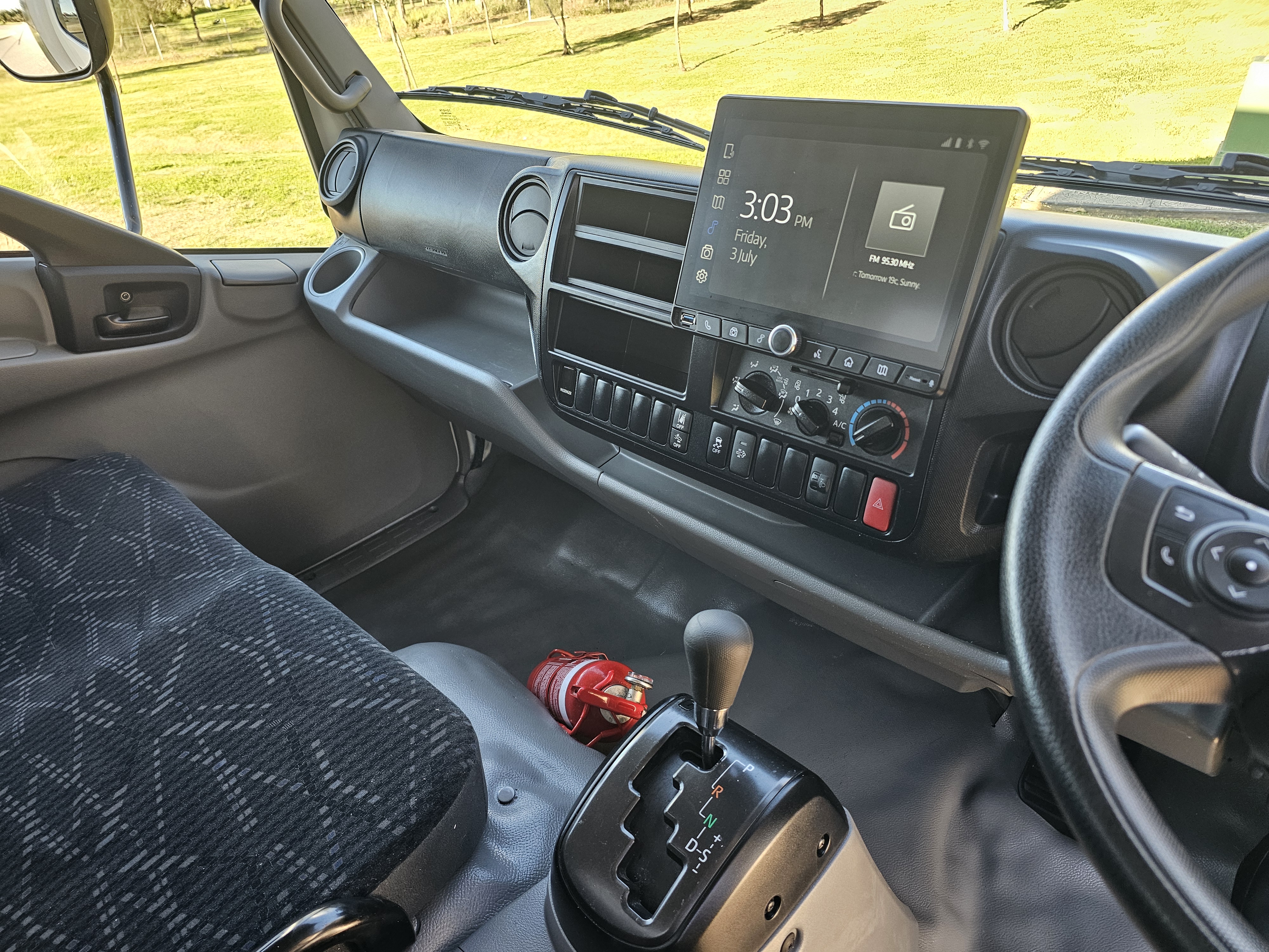2025 Hino 300 616 turbo diesel auto car licence pantech truck image 15