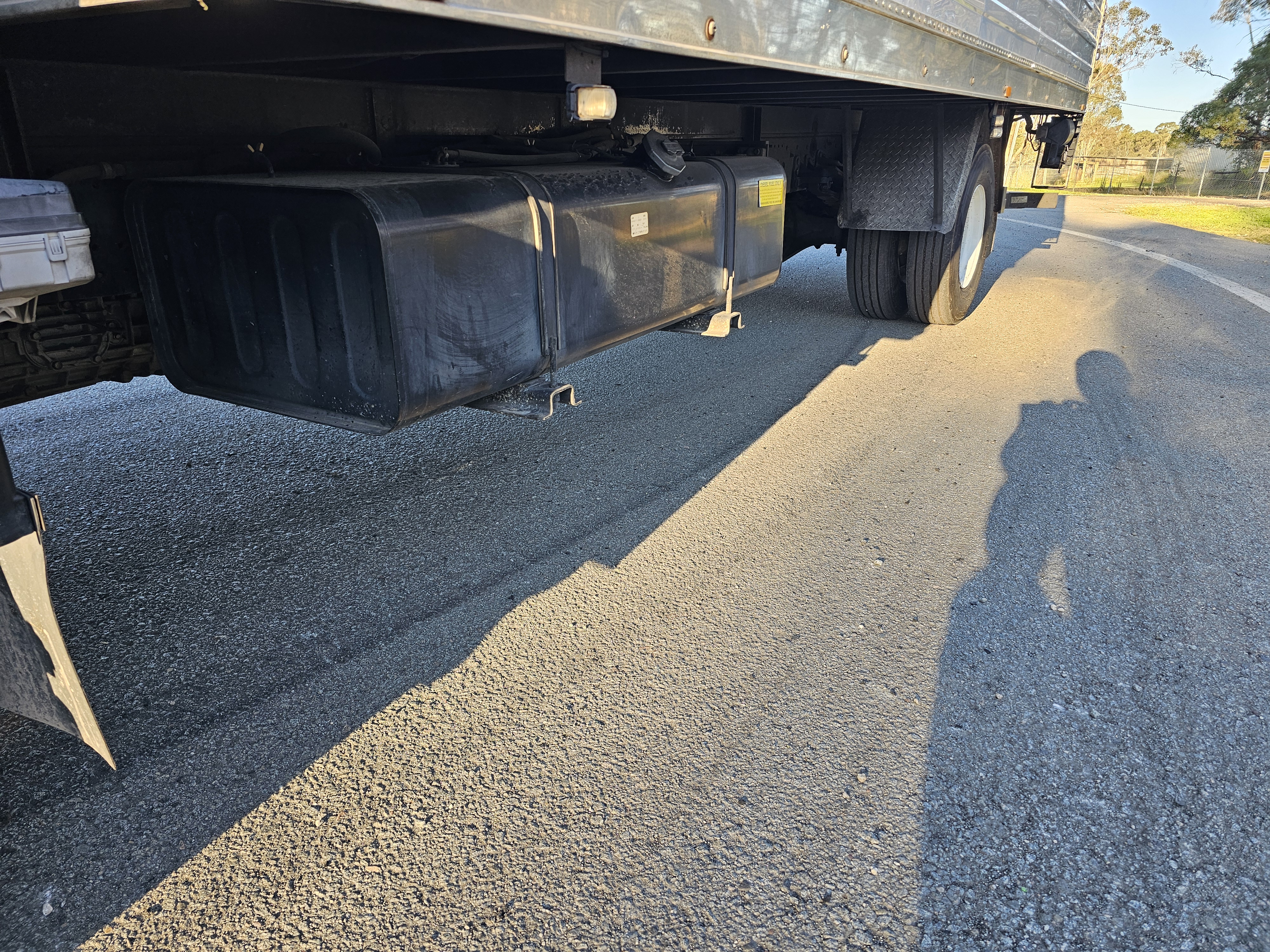 2016 Isuzu FRR 500 turbo diesel auto pantech truck image 7