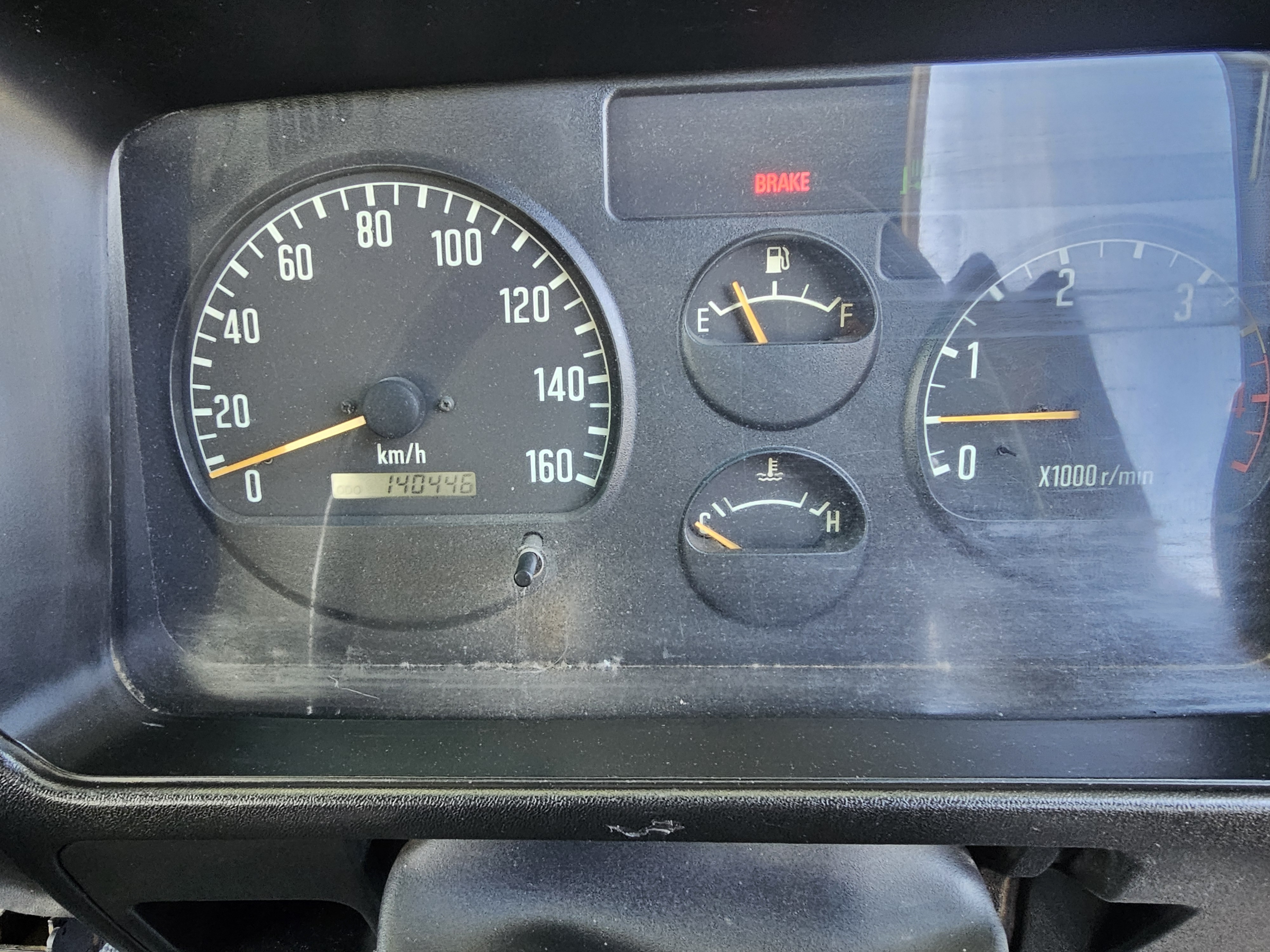 2001 Isuzu NPR 300 turbo diesel service body crane truck image 15