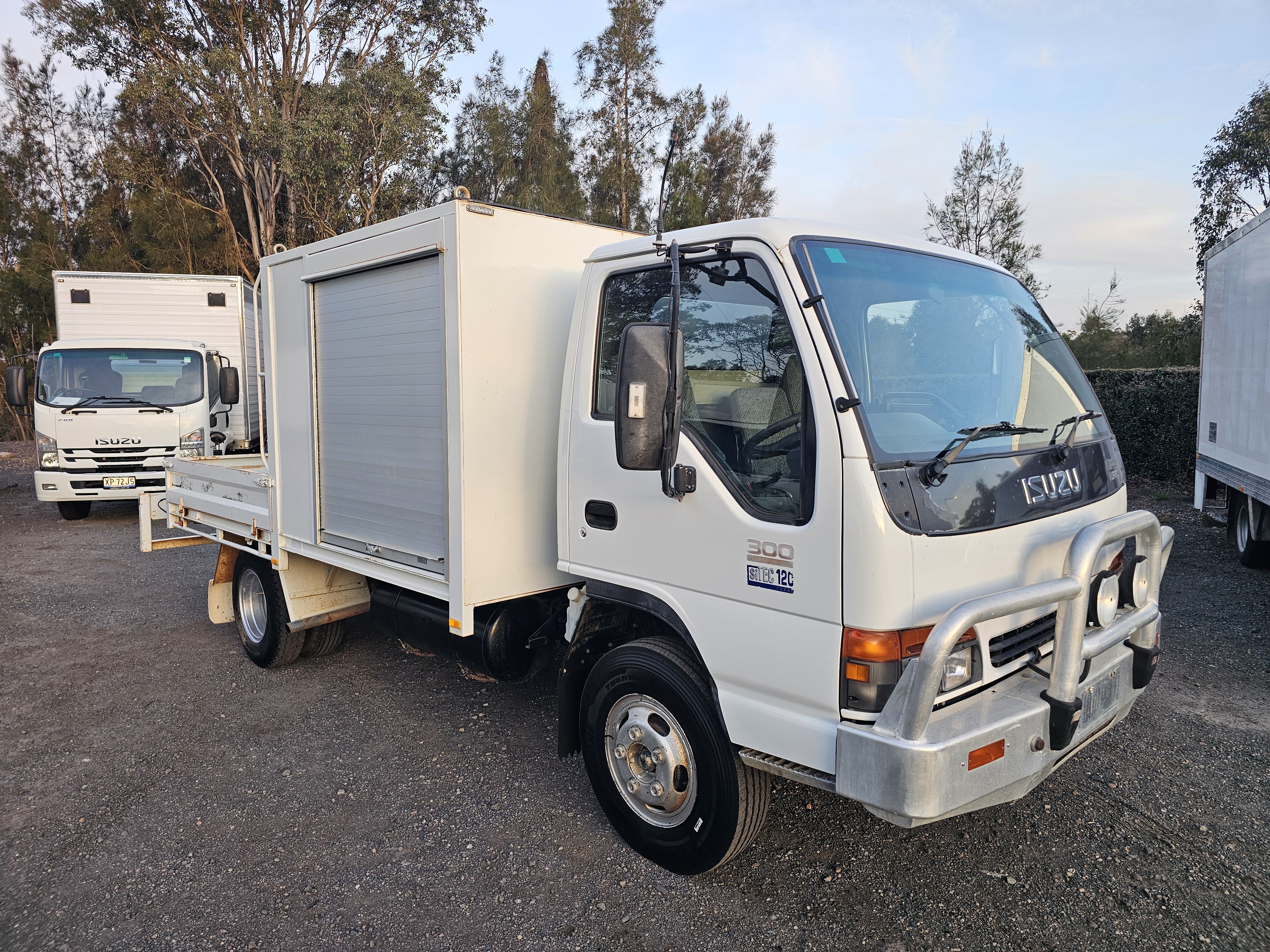 2001 Isuzu NPR 300 turbo diesel service body crane truck image 2