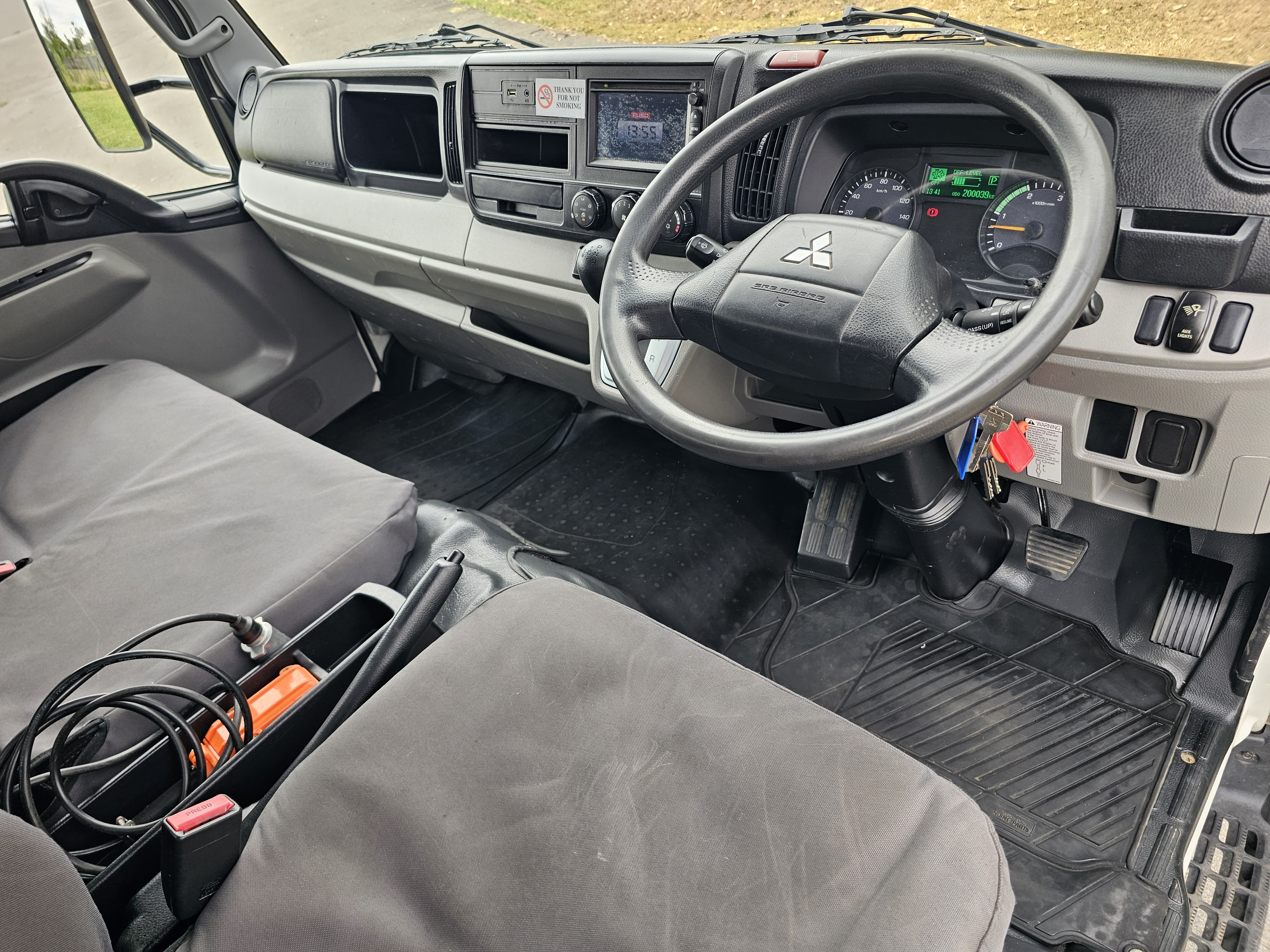 2019 Mitsubishi canter 515 turbo diesel auto car licence pantech truck image 8